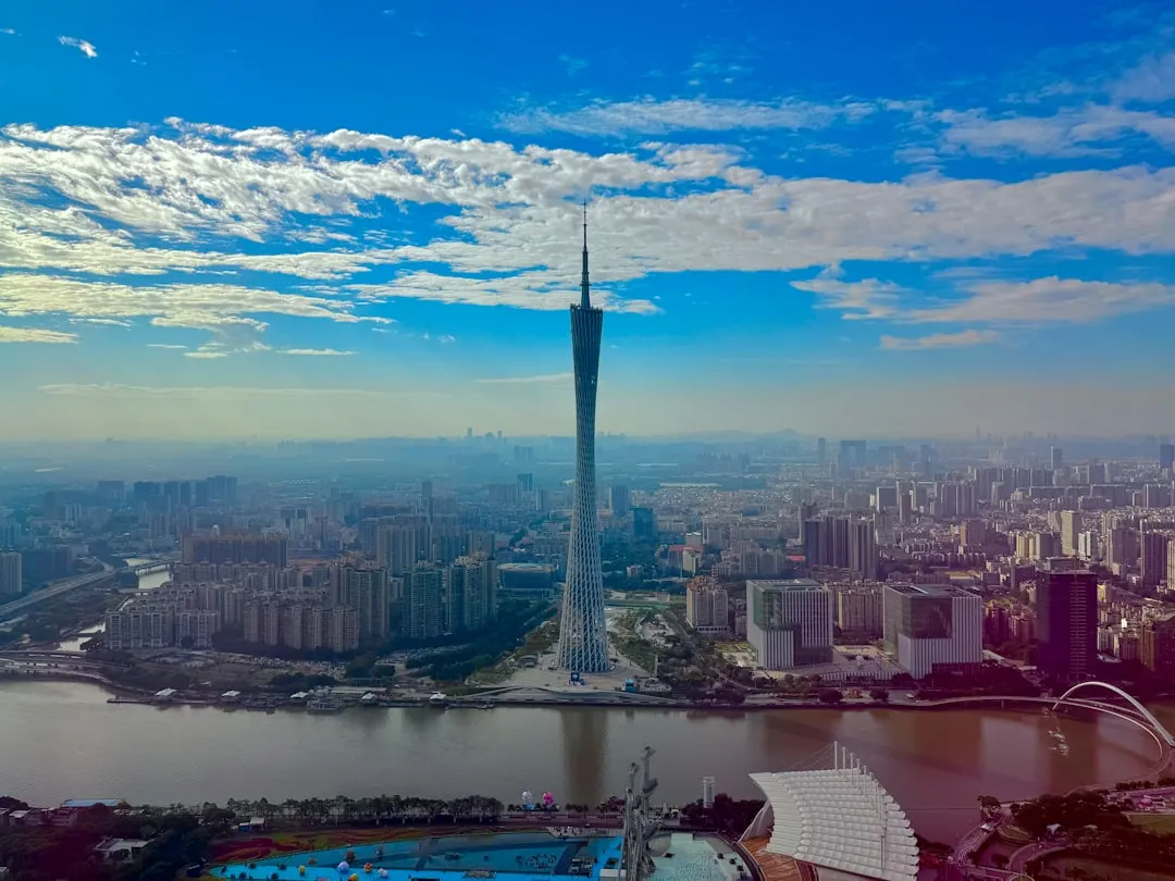 新疆一滕世纪物流货物运输方案设计:多式联运与时效优化实践